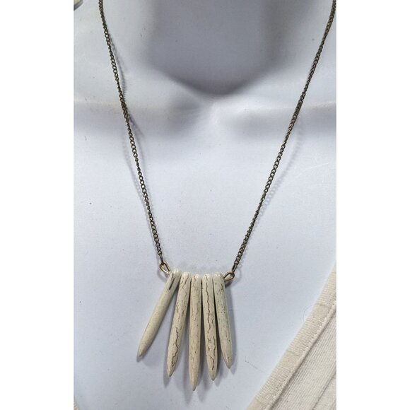 Howlite Graduated Spike White And Gold Tone Pendant Necklace - Picture 2 of 6
